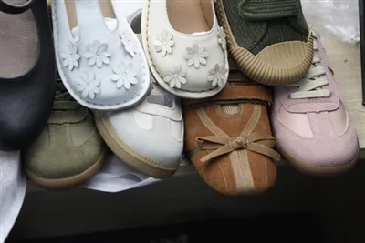 سرد سیمنٹ کے جوتے اور انجیکشن مولڈ جوتا کے درمیان فرق کو سمجھنا